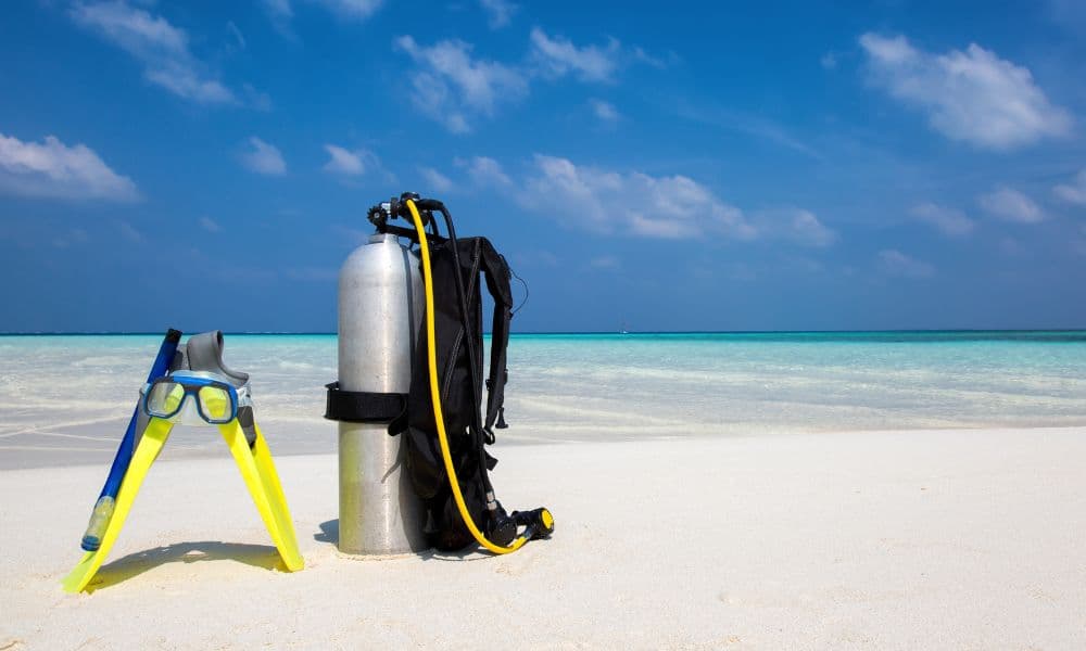 Travel light BCD from Aqualung