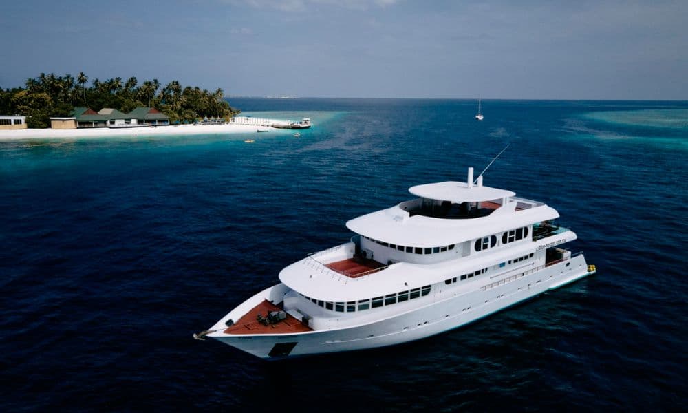 The liveaboard Horizon 3