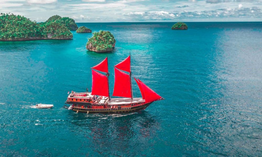 The liveaboard Calico Jack